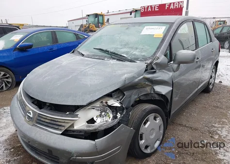 2008 Nissan Versa 1.8S z USA, uszkodzony, nr VIN 3N1BC11E58L352833